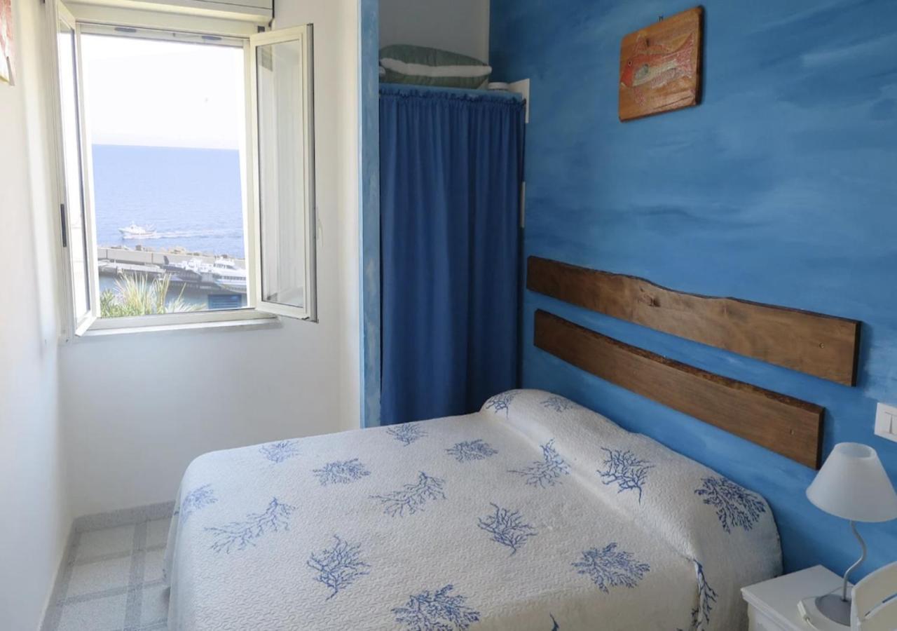 Cottage Sul Mare Isola di Ustica Zimmer foto