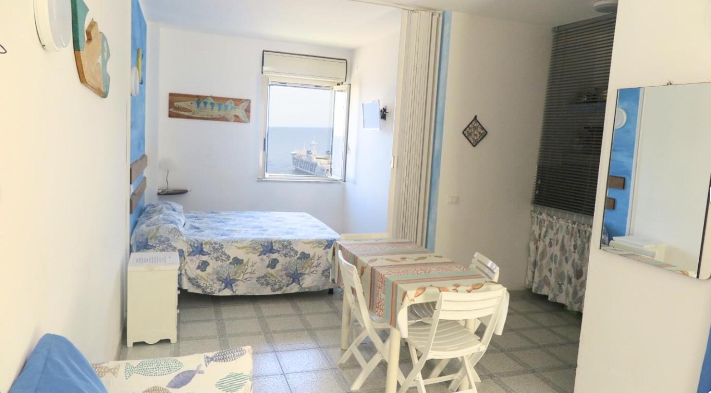 Cottage Sul Mare Isola di Ustica Zimmer foto
