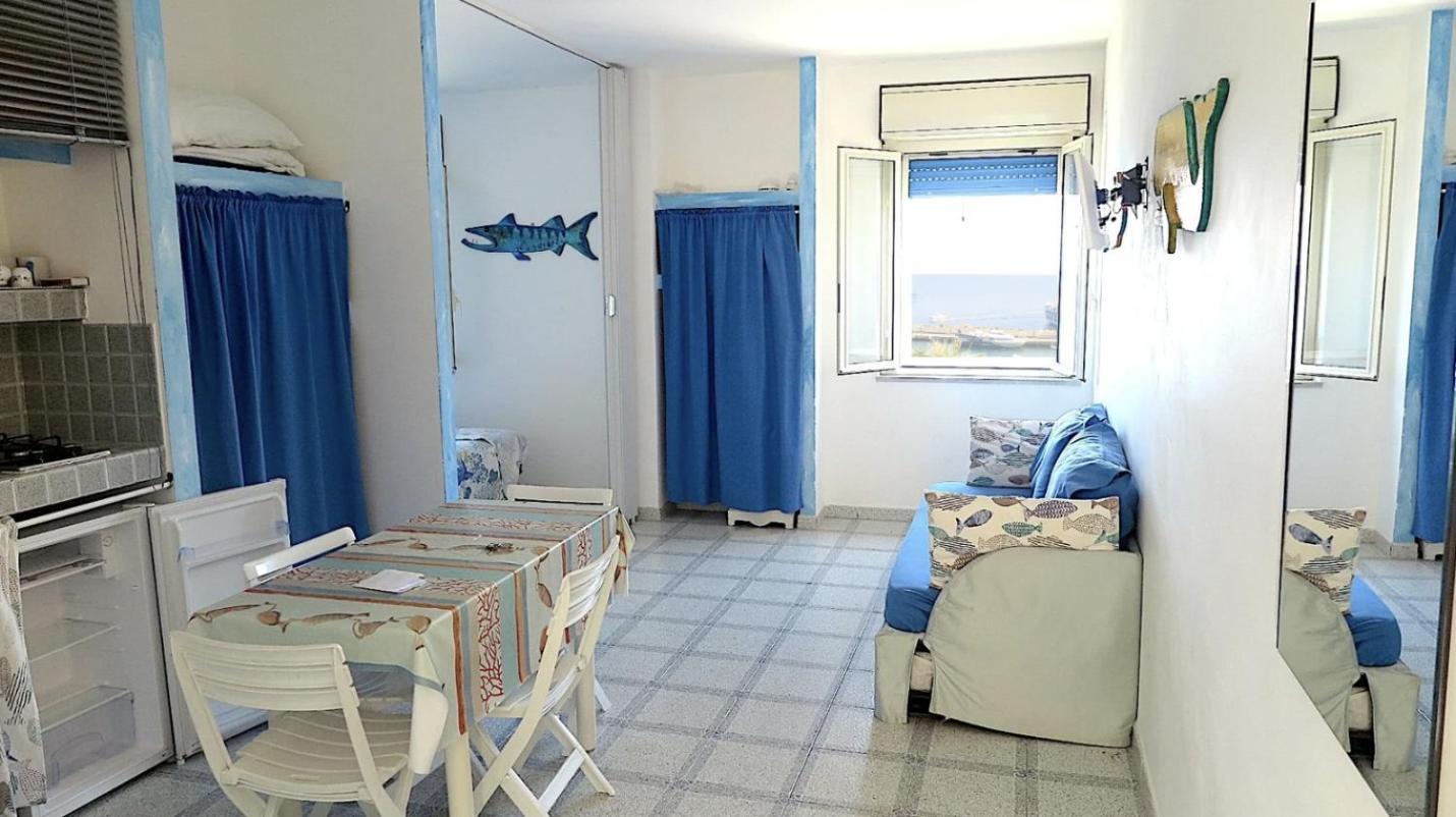 Cottage Sul Mare Isola di Ustica Zimmer foto
