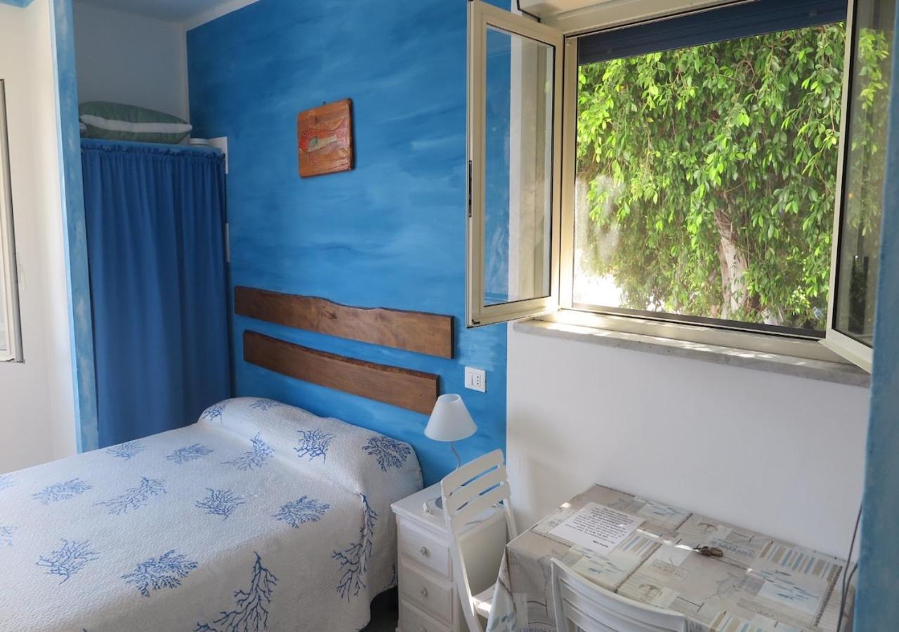 Cottage Sul Mare Isola di Ustica Zimmer foto